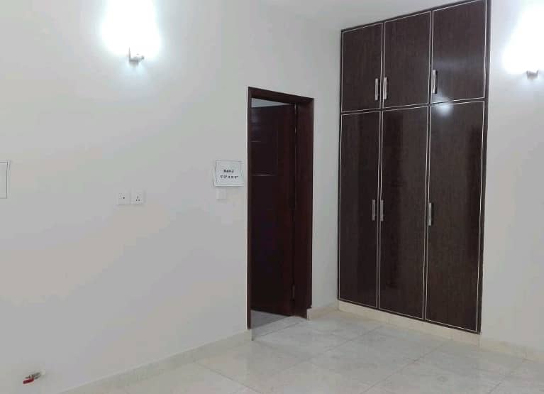 Idyllic Flat Available In Askari 11 - Sector B For rent 0