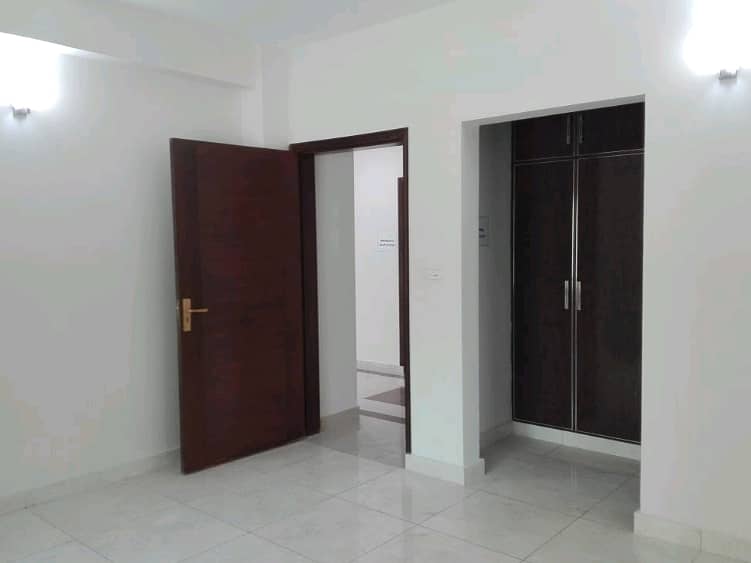 12 Marla Flat For sale In Askari 11 - Sector B Lahore 1