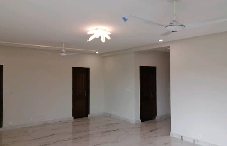 Affordable Flat Of 10 Marla Is Available For sale 0