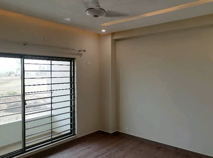 Askari 11 - Sector D Flat For sale Sized 10 Marla 5