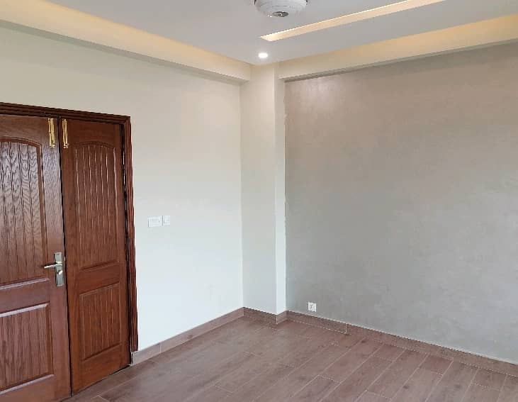 Ideal Flat In Lahore Available For Rs. 35000000 7