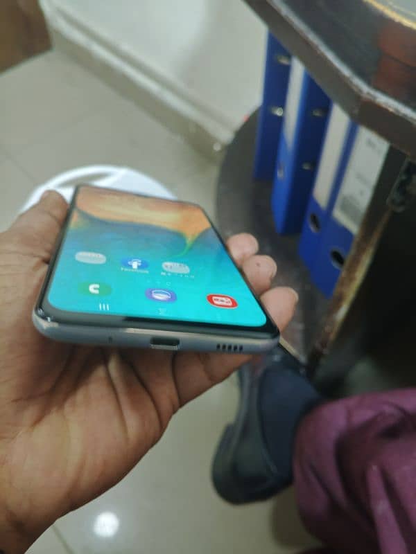 Samsung Galaxy A30 good condition 3