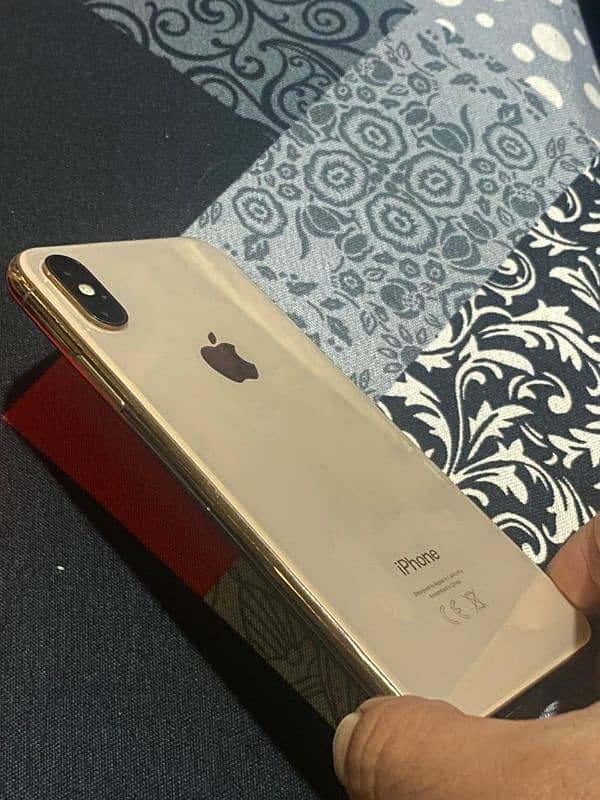 iphone xs gold 64gb 3