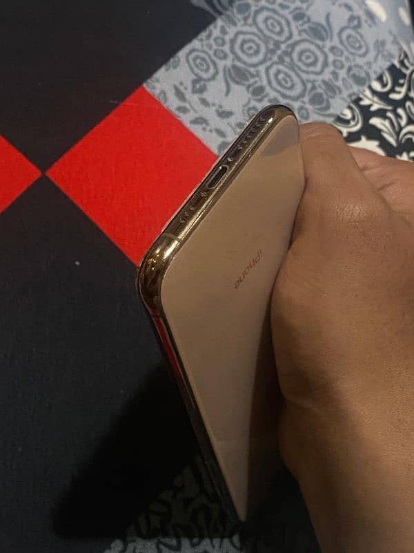 iphone xs gold 64gb 5