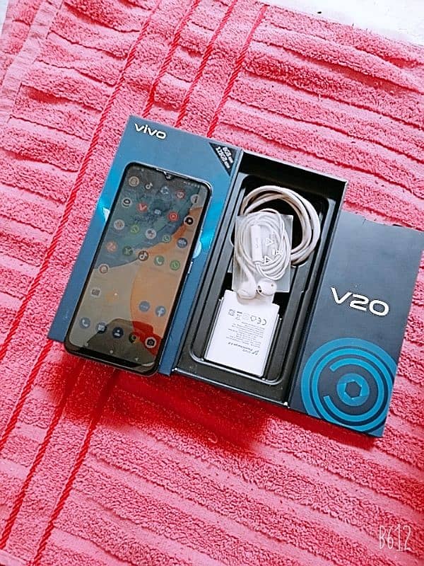 vivo v20 8 GB ram 128 GB memory full box 0310/400/75/14/ 0