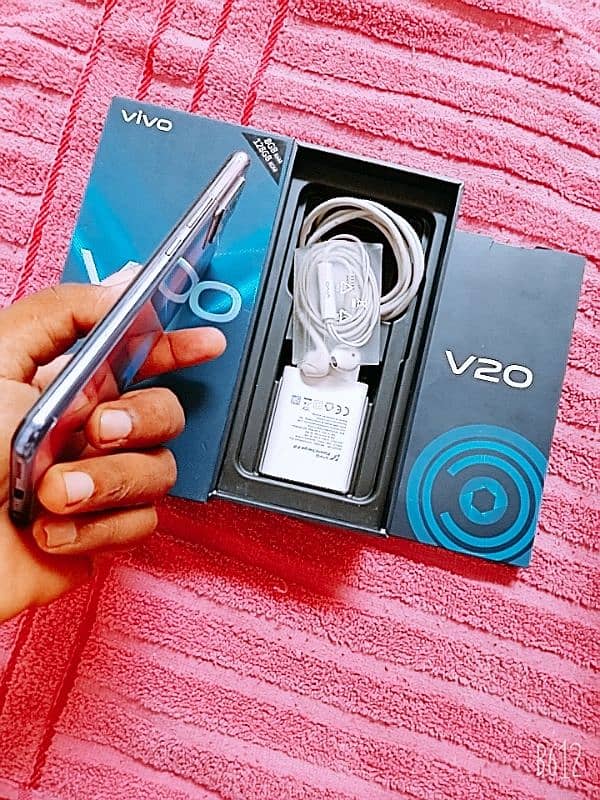 vivo v20 8 GB ram 128 GB memory full box 0310/400/75/14/ 1