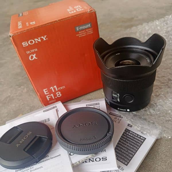 sony 11mm f1.8 veloging lens it is for a6100 a6300 a6400 a6500 a6700 1