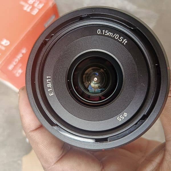 sony 11mm f1.8 veloging lens it is for a6100 a6300 a6400 a6500 a6700 5