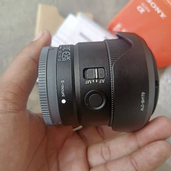 sony 11mm f1.8 veloging lens it is for a6100 a6300 a6400 a6500 a6700 8