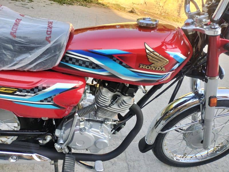 Honda CG125 model 2024 Islamabad number 03055228242 6