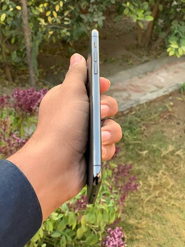 iPhone 11 pro max full original 256 gb 4