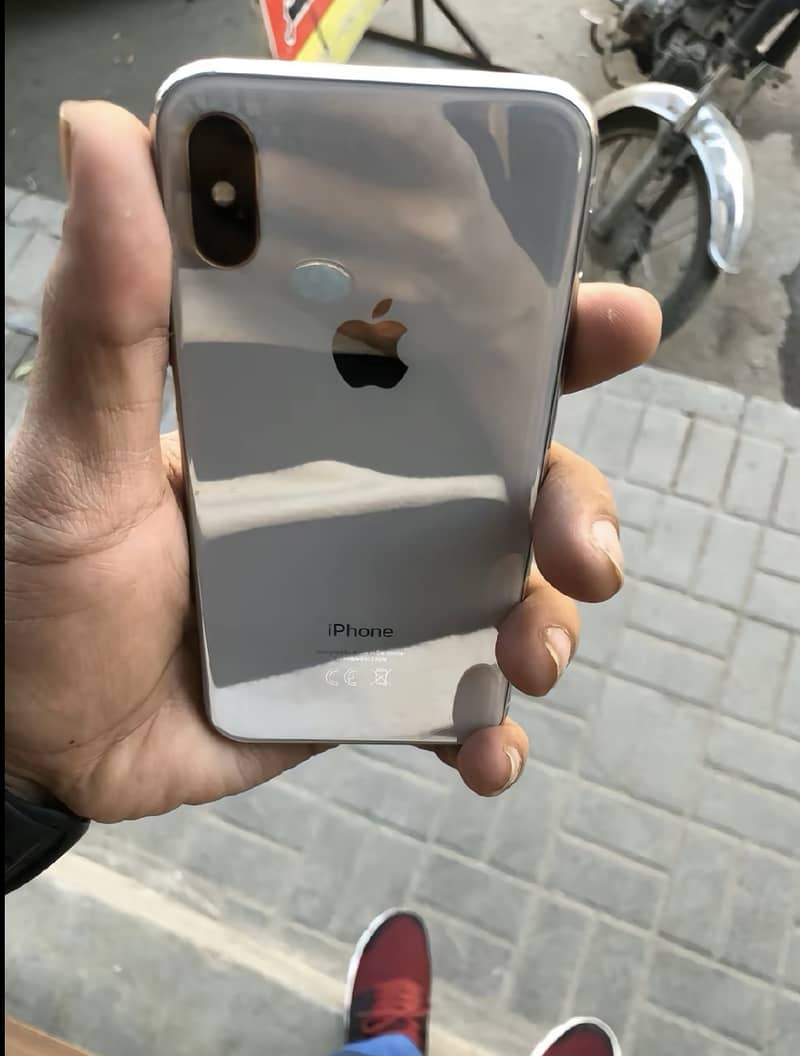 IPHONE X 4