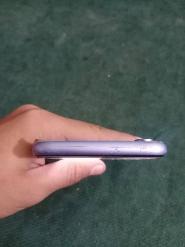 iPhone xr 64gb condition is best 3