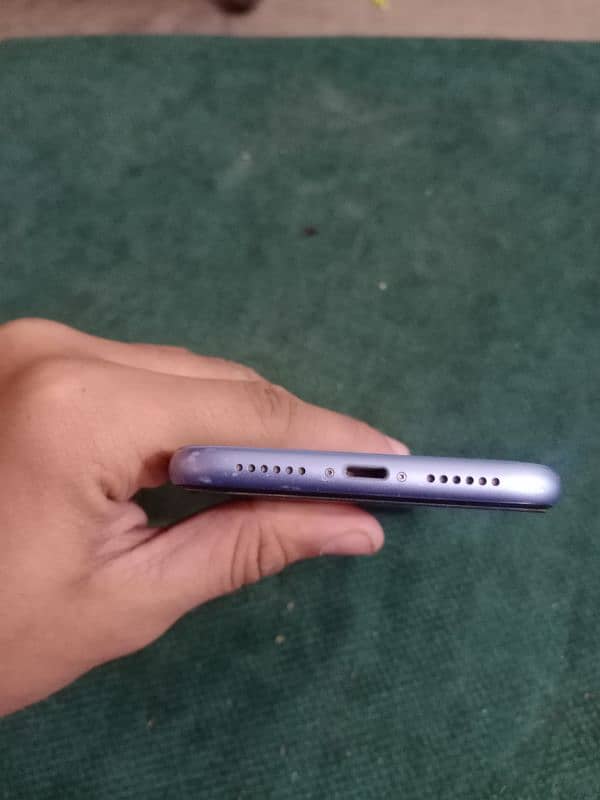 iPhone xr 64gb condition is best 5