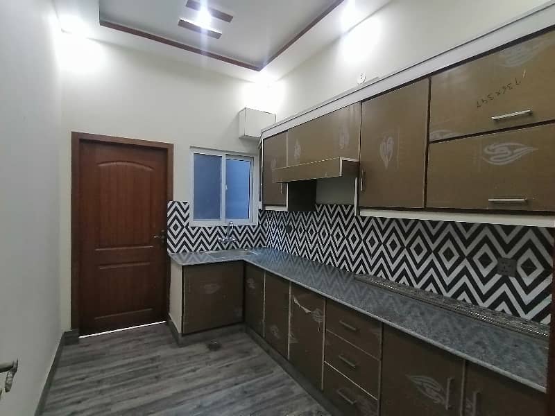 Ideal Prime Location Upper Portion For sale In Gulberg 3 6