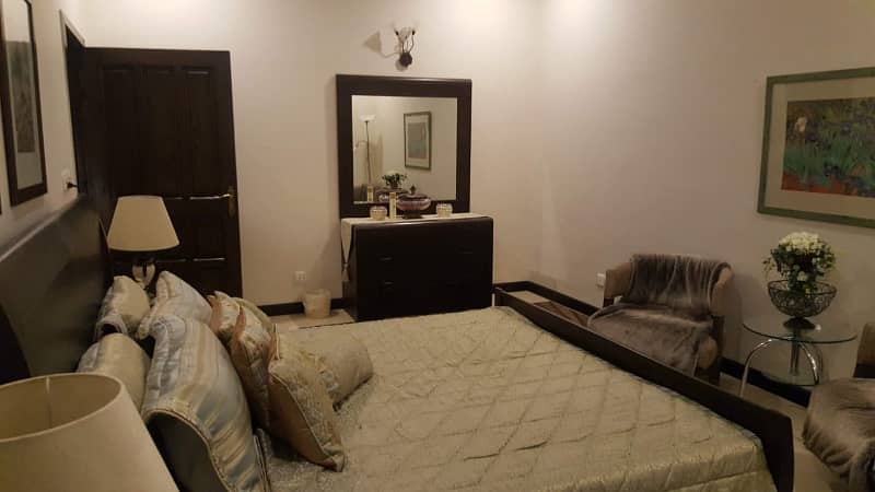 1 KANAL FULLY FURNISHED HOUSE AVAILABLE FOR RENT IN LAKE CITY 1