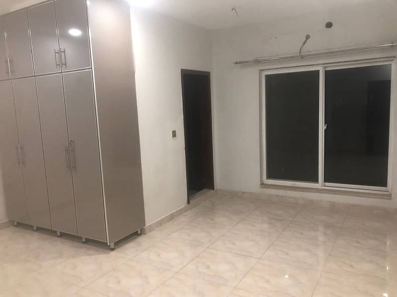 1 KANAL BEAUTIFUL UPPER PORTION AVAILABLE FOR RENT IN UET HOUSING SOCIETY 12