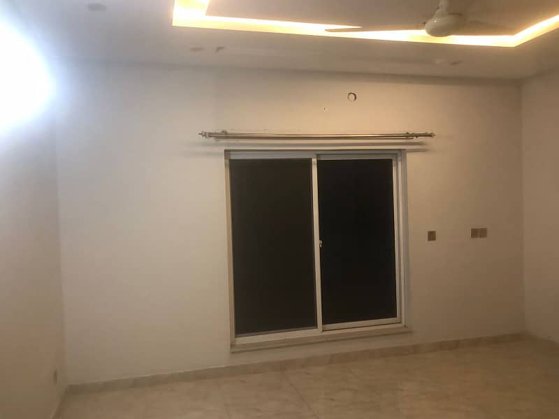 1 KANAL BEAUTIFUL UPPER PORTION AVAILABLE FOR RENT IN UET HOUSING SOCIETY 14