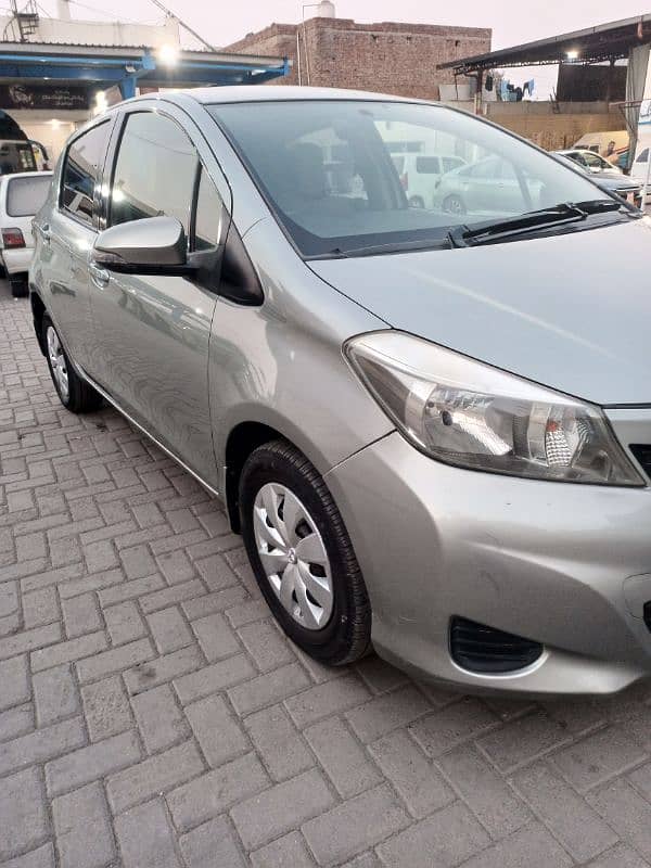 Toyota Vitz 2011 4