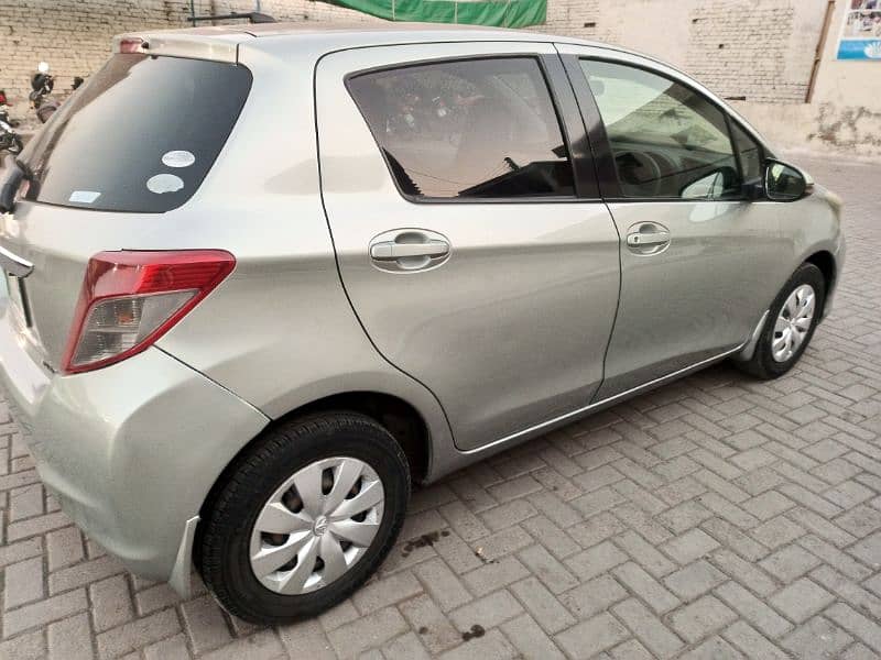 Toyota Vitz 2011 5