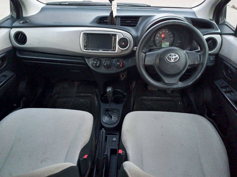 Toyota Vitz 2011 6