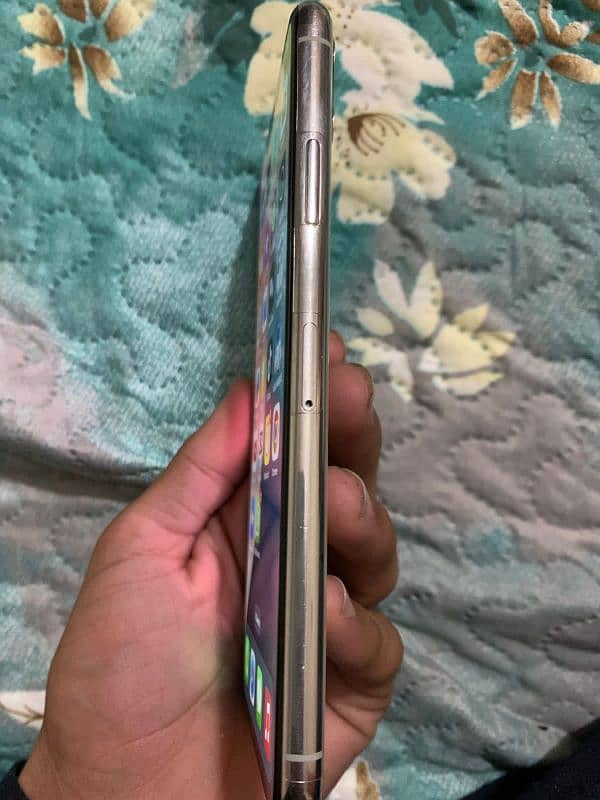 IPhone 11 pro max 256/ GB Non Pta 4