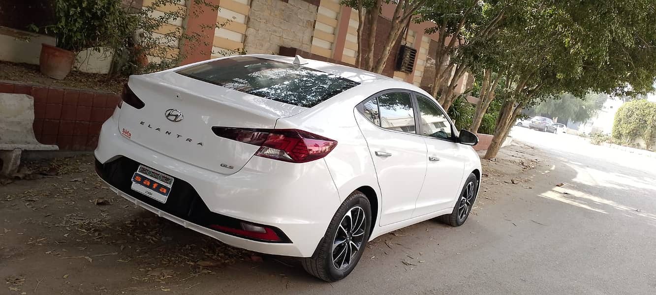 Hyundai Elantra 2023 2