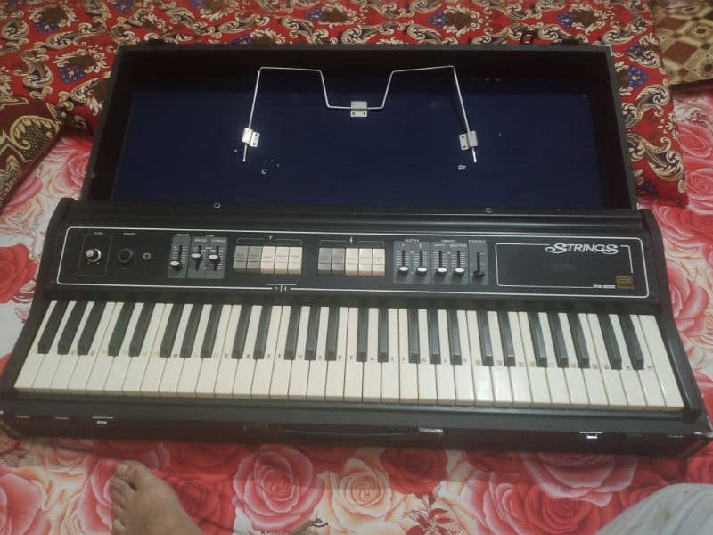 RS 202modle made in Japan 61key 7