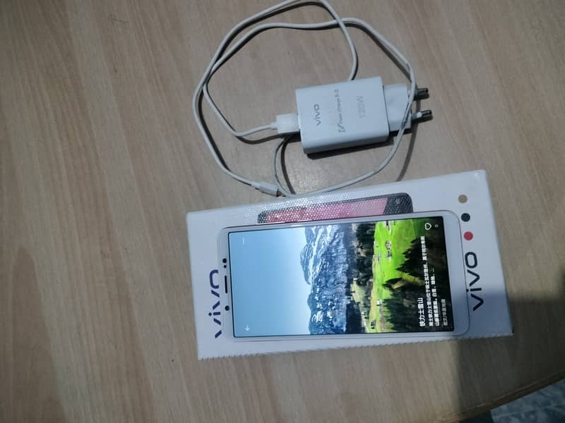 Vivo Y75A 6/128 with box 0