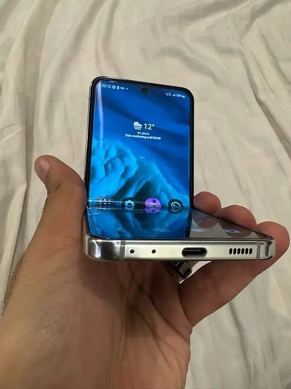 Samsung Z Flip 5 | 512 GB | Folding Phone 5