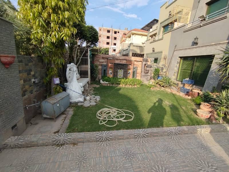 24 MARLA HOUSE FOR RENT IN JOHAR TOWN PHASE 1 BLOCK D2 2