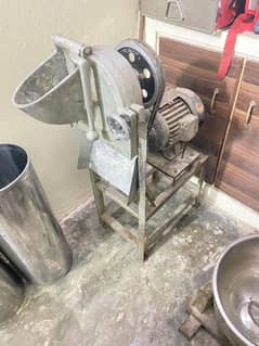 fryer,crusher machine & kitchen all crokry saman