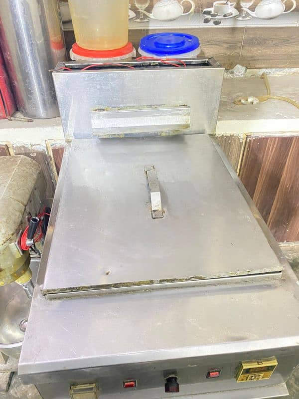 fryer,crusher machine & kitchen all crokry saman 2