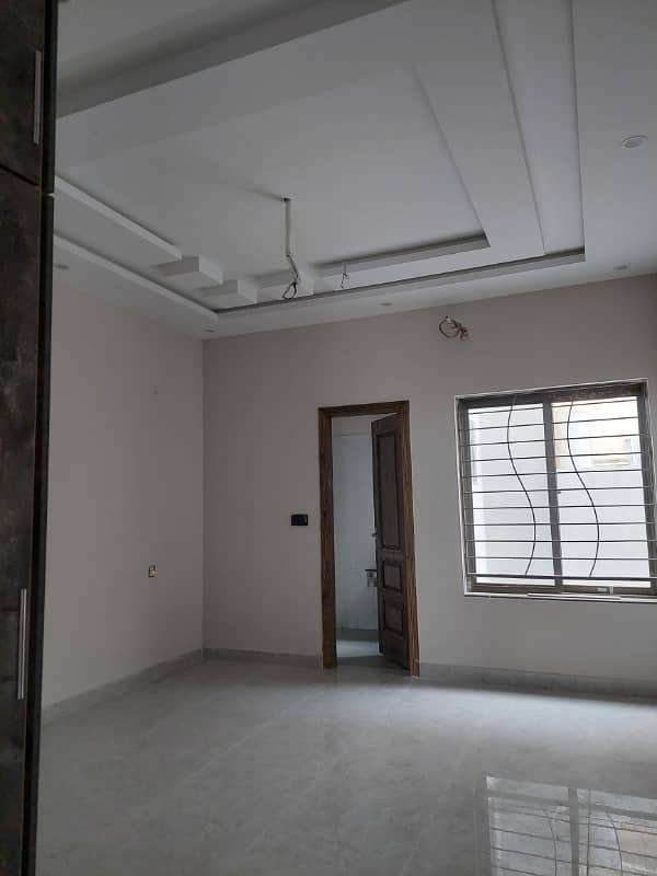 5 marla house for sale in F block bankers Avenue cooperative Housing society bedian road lhr 1