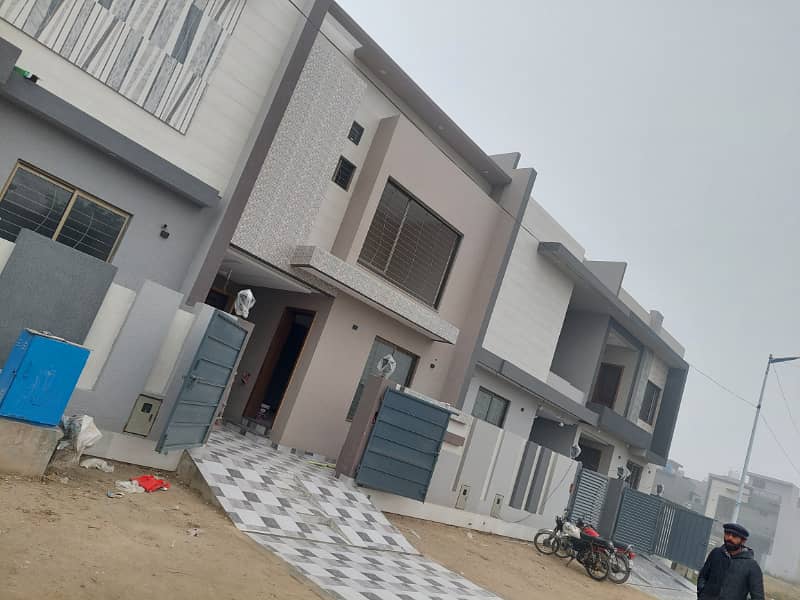 5 marla house for sale in F block bankers Avenue cooperative Housing society bedian road lhr 9