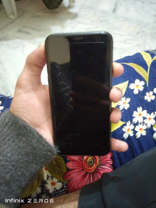 Iphone Xs 64Gb 10/10 condition 82battery health 1