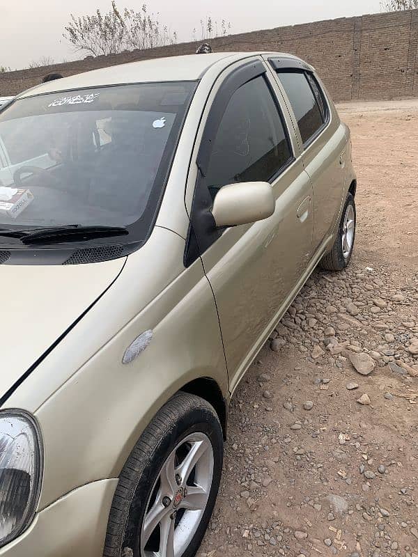 Toyota Vitz 2003 7