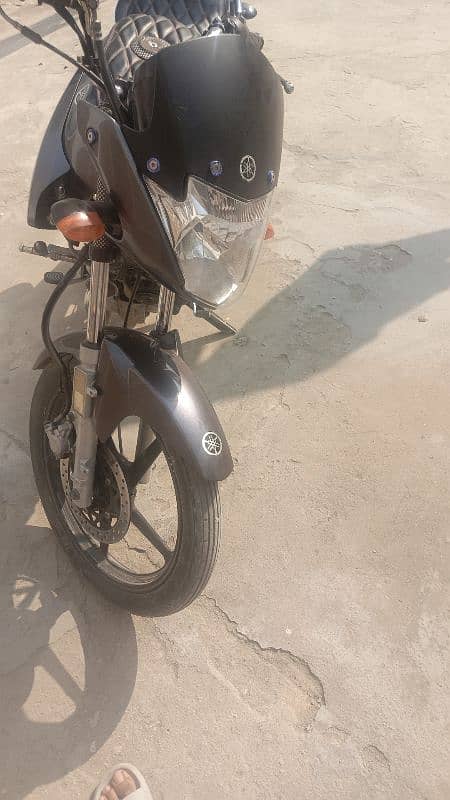 YBR 125 2016 model 1