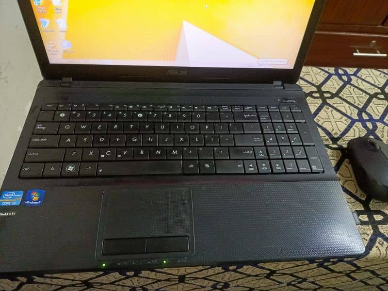 Asus Laptop Core i3 2nd Gen/15.6 Display 1