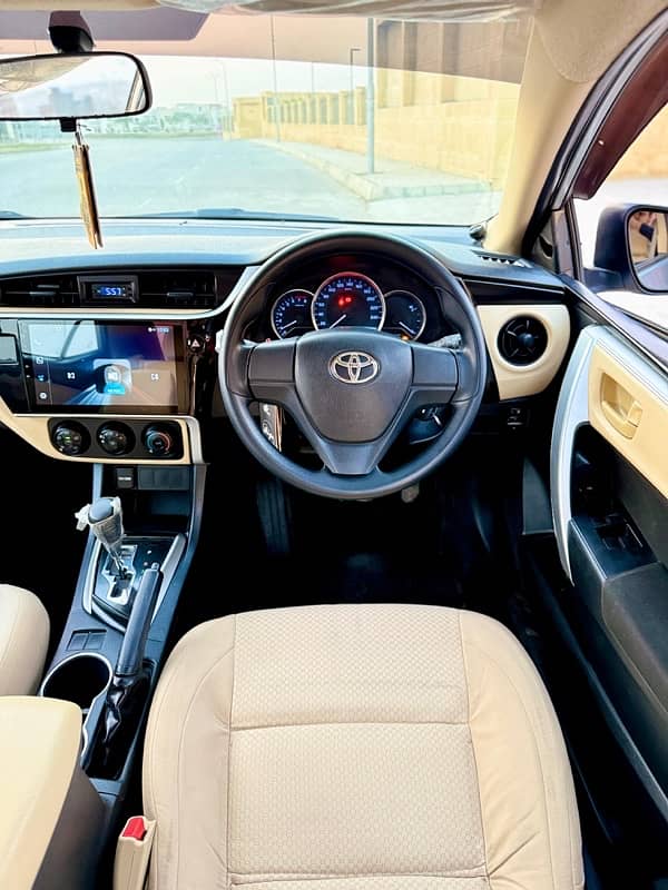 Toyota Corolla GLI Automatic 2018 Scratch less condition 6