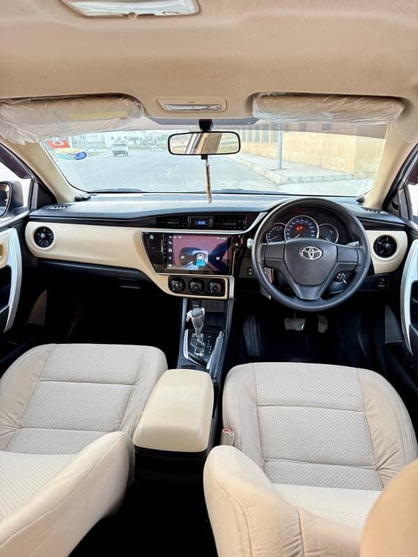 Toyota Corolla GLI Automatic 2018 Scratch less condition 8