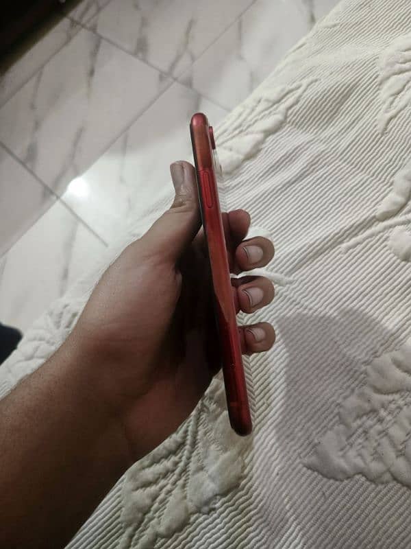 iphone XR new condition 10 by 10 call. O3O848614O7 2