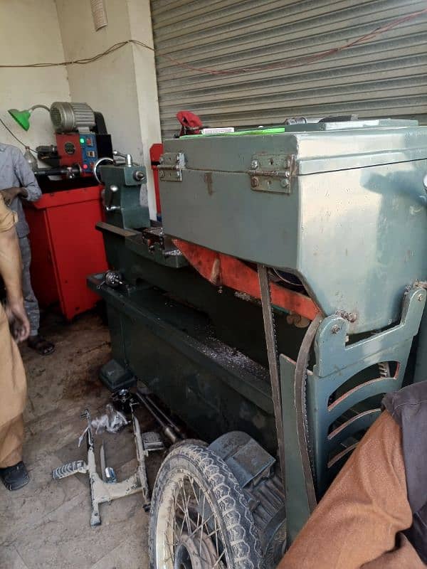 2 Leathe machine selver wilder gas walder ki zarorat hai Karachi me 0