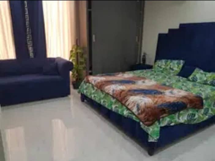 Studio apartments phr day short time available 0