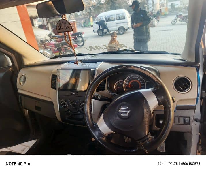 Suzuki Wagon R 2015 3