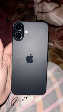 Apple iPhone 16