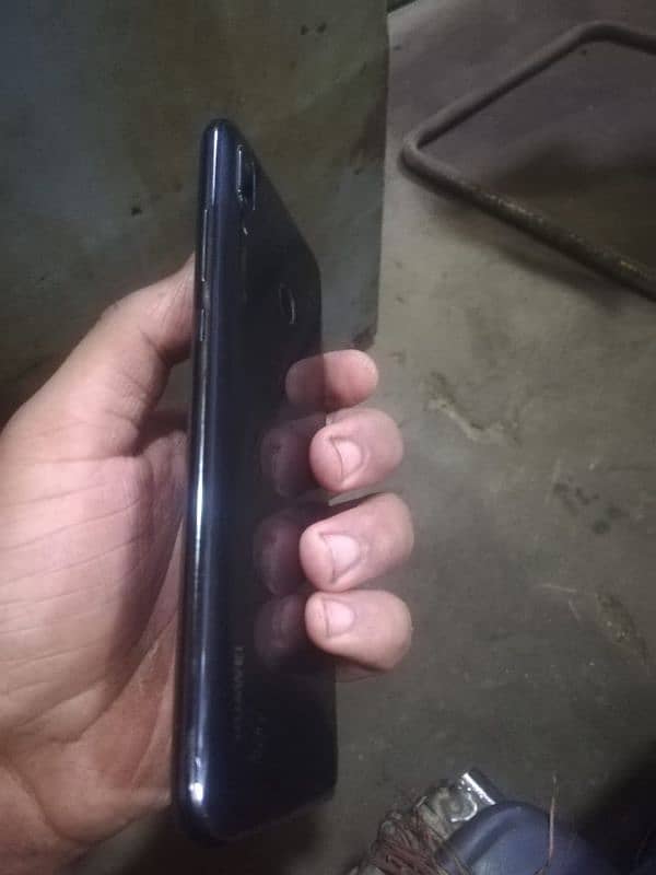 I'm sell huawei y9 2019 4gb 64gb 2