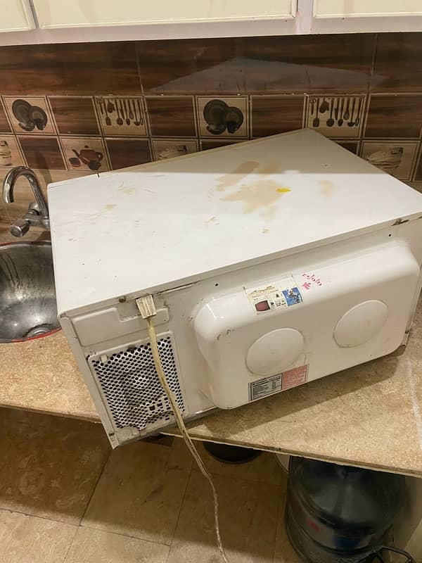 Full size Microwave Oven with Grill 3