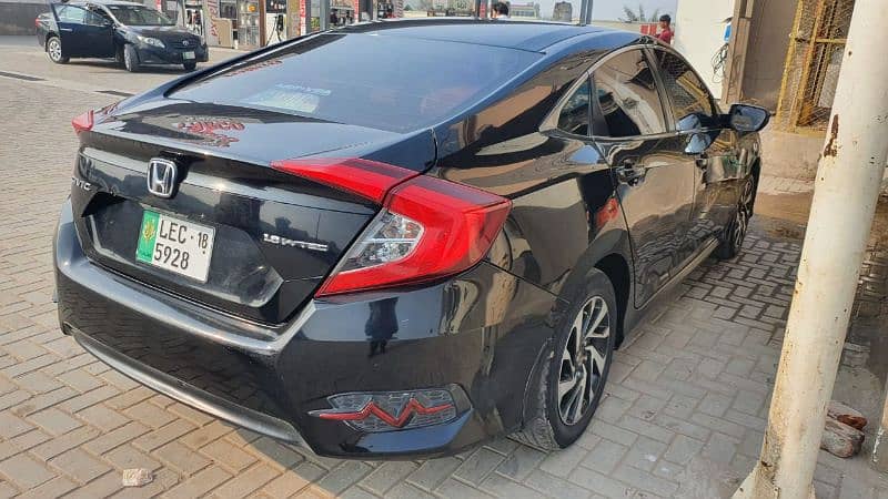 Honda Civic EXi 2018 3