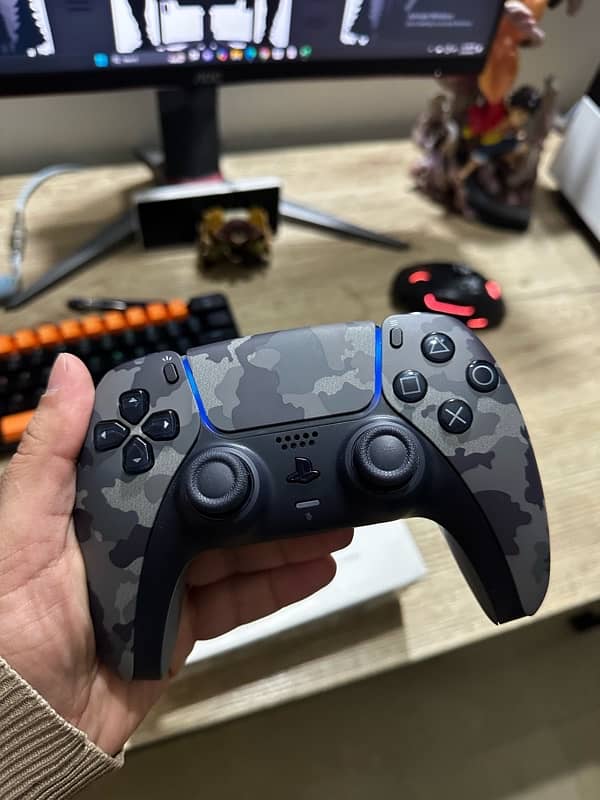 Ps5 camo edition controller 10/10 1